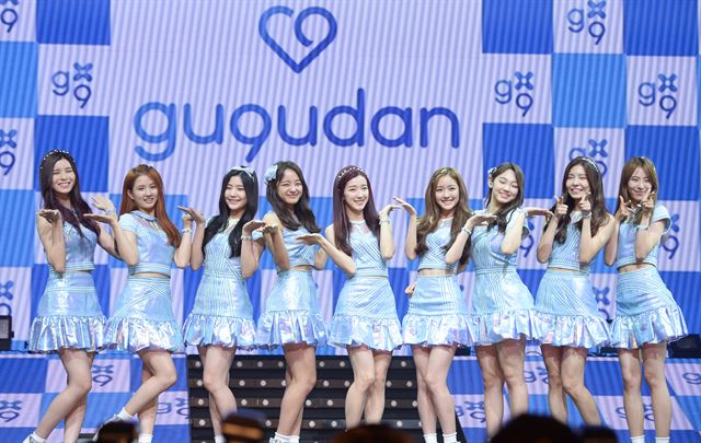 신인 걸그룹 '구구단' 멤버들이 포즈를 취하고 있다. 이정현 인턴기자