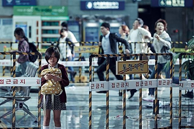 영화 '부산행'은 전대미문의 좀비 바이러스가 전국을 뒤덮은 상황에서 부산행 열차에 몸을 실은 사람들의 사투를 그린 재난블록버스터다. NEW 제공