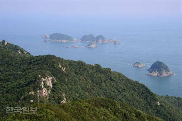 망산에서 내려다 본 소병대도 대병대도.