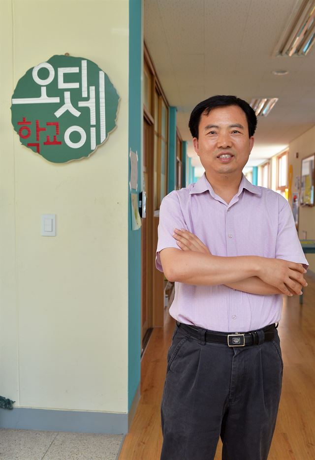 지난 8일 서울 종로구 꿈틀학교에서 만난 정병오 오디세이학교 운영책임교사는 “오디세이학교의 성과가 일반 학교에도 소규모 실험 형태로 접목돼야 한다”고 말했다. 신재훈 인턴기자(세종대 광전자공학과 4)