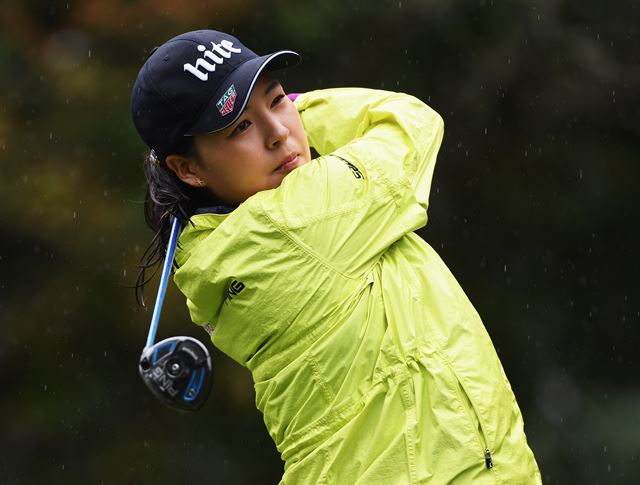 전인지(하이트진로)가 18일(한국시간) 프랑스 에비앙-레-뱅 에비앙 리조트GC에서 열린 LPGA 메이저대회인 에비앙 챔피언십 최종라운드에서 티샷 후 날아가는 공을 보고 있다. LPGA 홈페이지