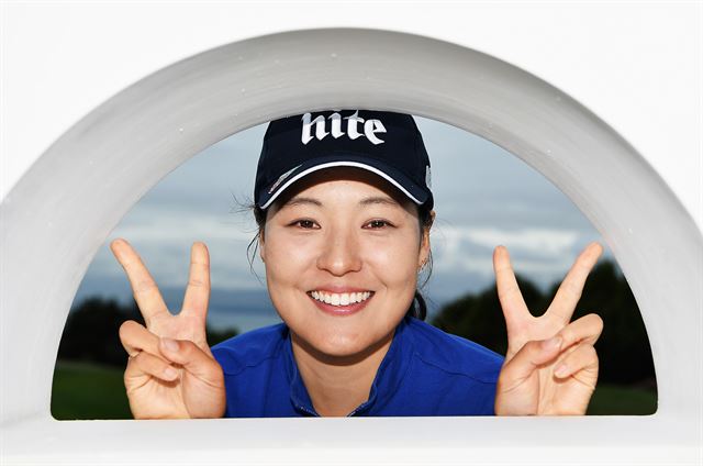 환하게 웃고 있는 전인지(하이트진로). LPGA 제공