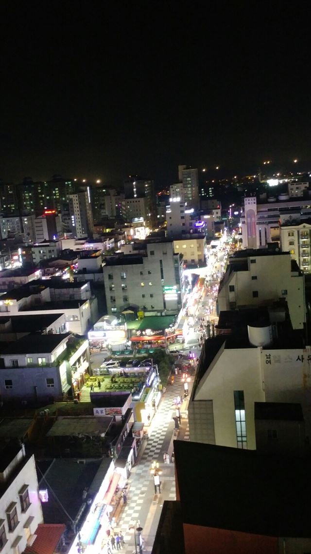 제주 속의 작은 중국이라 불리는 제주시 연동 ‘바오젠 거리’ 전경. 제주=김영헌 기자