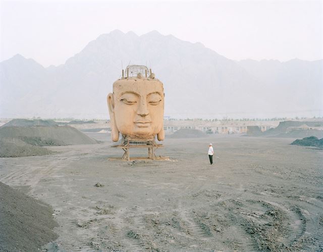 Zhang, Ke Chun(장 게춘)의 'Yellow River' - The Buddha is coal yard, Ningxia province, 110x90unit, 2011.