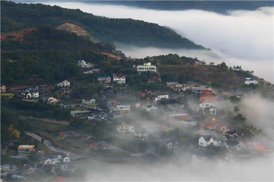 제3회 행복도시 세종 사진공모전 대상을 수상한 오희탁씨의 '꿈속의 전원마을'. 세종시 제공