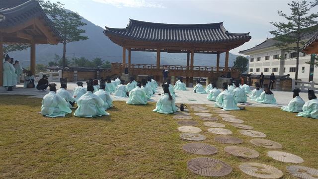 정신교육의 거점으로 발돋움하고 있는 경남 산청군 한국선비문화연구원. 산청군 제공