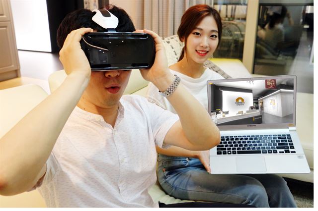 KCC의 인테리어 전문 브랜드 홈씨씨인테리어는 가상현실(VR)을 이용해 인테리어 제품들을 보여주는 VR쇼룸 서비스를 제공하고 있다. KCC 제공