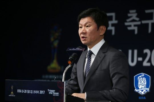 정몽규 대한축구협회장이 18일 서울 신문로 축구회관서 열린 '국제축구연맹(FIFA) 20세 이하(U-20) 월드컵 코리아 2017' 브리핑에서 대회 준비 상황을 설명하고 있다. 정 회장은 대회 조직위원장을 겸하고 있다. 대한축구협회 제공