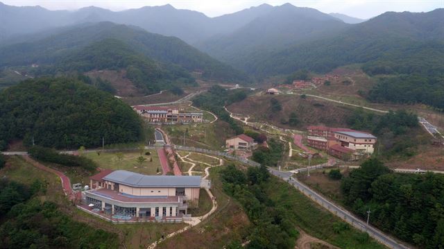 세계 최대 규모를 자랑하는 국립산림치유원 다스림이 18일 개원했다. 산림청 제공