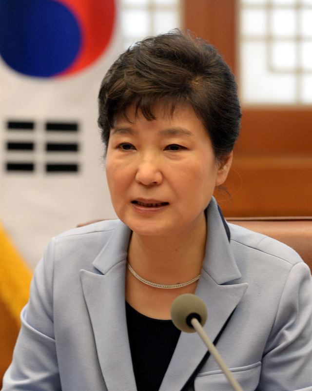 [대수비-02] 20일 청와대에서열린 수석비서관회의에서 박근혜 대통령이 모두발언을 하고있다./2016.10.20 / 고영권기자 /2016-10-20(한국일보)