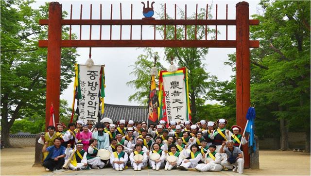 경산중방농악보존회는 5, 6일 경산 남천둔치에서 ‘좋은 날 만들어가는 중방두레농악’ 공연을 연다. 경산시 제공