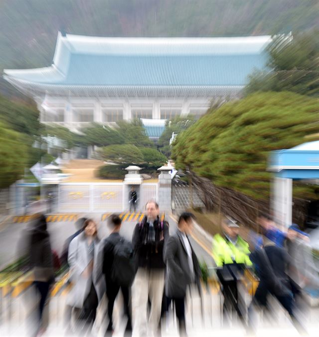 21일 서울 경복궁 신무문에서 본 청와대 전경. 뉴시스