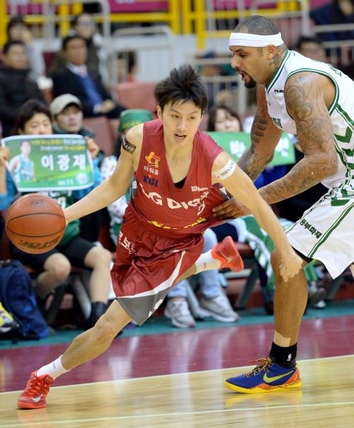 군 입대 전 LG에서 활약하던 김시래. KBL 제공