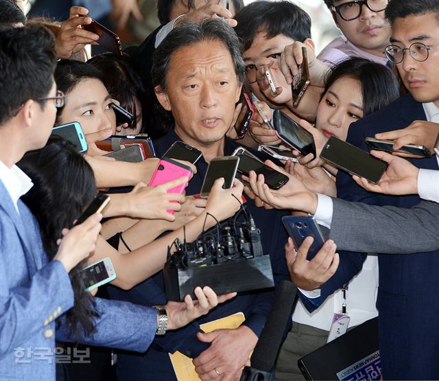 정명훈 전 서울시향 예술감독이 종로경찰서에 출두하기 전날인 7월 14일 박현정 전 서울시립교향악단 대표 명예훼손 건으로 조사를 받기 위해 서울 서초동 서울중앙지검에 출두하고 있다. 배우한기자