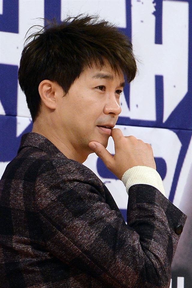 박수홍은 30일 오후 서울 목동 SBS에서 진행된 ‘씬스틸러-드라마전쟁’ 제작발표회에서 “같은 시간대 프로그램을 진행 중인 동료 신동엽을 꼭 이기고 싶다”며 남다른 각오를 다졌다. 최재명 인턴기자