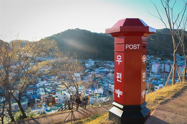 서포루의 대형 우체통. 이색적인 기능은 없다.