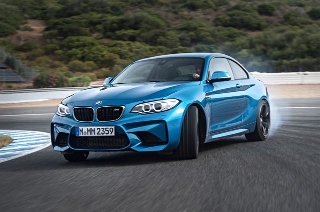 짜릿한 달리기 성능을 가진 BMW M2. BMW AG 제공