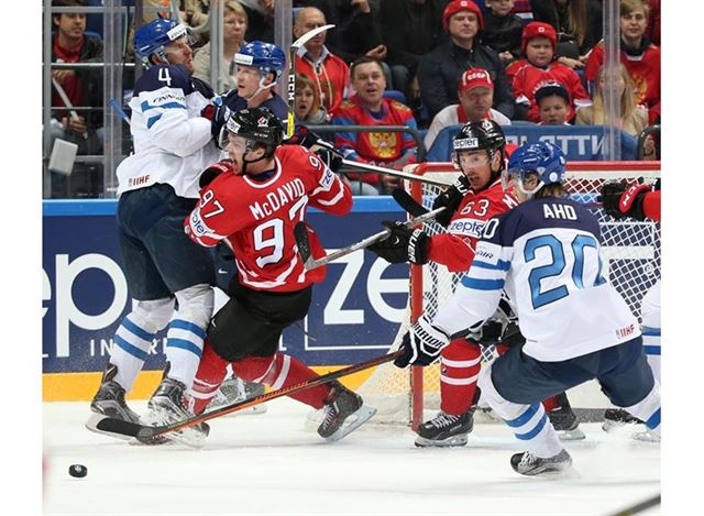 2016년 국제아이스하키맹(IIHF) 월드챔피언십 캐나다와 핀란드의 경기 모습. IIHF 홈페이지