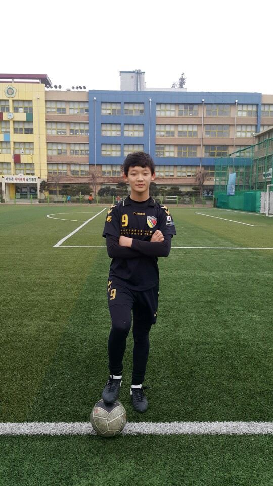 제29회 차범근 축구상 대상 수상자인 서울 대동초 전유상(13). 다음스포츠 제공