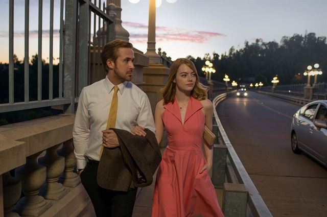 영화 '라라랜드(La La Land)'에서 연인이 된 서배스천과 미아