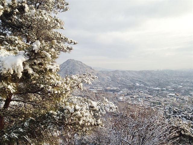 인왕산 설경. 김훈기 기자