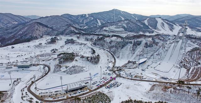 2018 평창 동계올림픽를 대비해 '미리보는 평창올림픽' 테스트 이벤트 경기가 다음 달부터 펼쳐진다. 31일 강원 평창 알펜시아 경기장 일대에 눈이 쌓여 있다. 2017.1.31 평창=연합뉴스