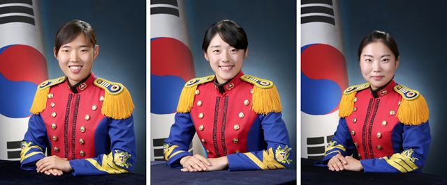 육군이 24일 오후 서울 노원구 육군사관학교 연병장에서 개최하는 '제73기 육사 졸업식'에서 대통령상을 받는 이은애(왼쪽부터), 국무총리상 김미소, 국방부장관상 이효진 소위. 육군 제공