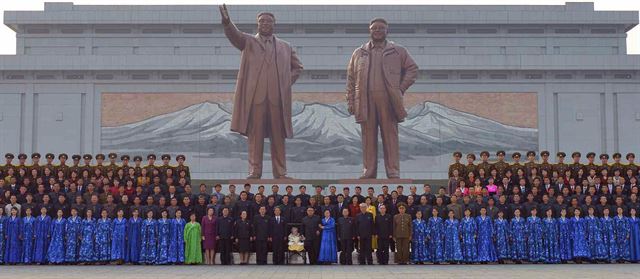 김정은 북한 노동당 위원장이 증·개축이 완료된 조선혁명박물관을 시찰했다고 노동신문이 28일 보도했다. 연합뉴스.