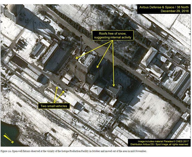 북한이 평안북도 영변 핵단지에서 플루토늄 생산용 원자로의 작업을 재개할 조짐이 있다고 미국의 북한전문매체 '38노스'가 밝혔다. 연합뉴스.