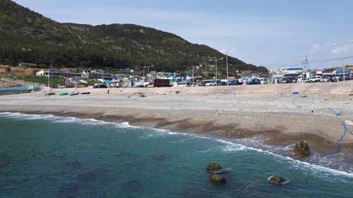 40여년 만에 시민들 품으로 돌아온 부산 영도구 감지해변. 영도구 제공