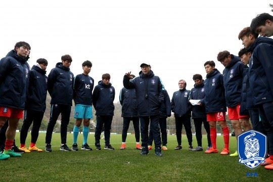 신태용 U-20 대표팀 감독이 선수들에게 지시하는 모습. 대한축구협회 제공