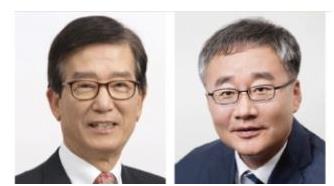 왼쪽부터 이동걸 산업은행 회장, 정찬우 한국거래소 이사장