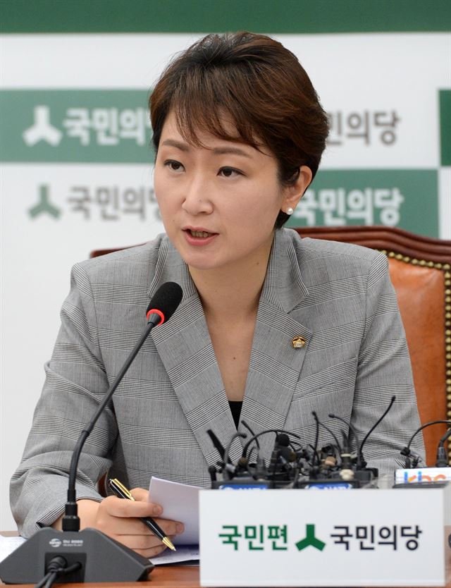 이언주 국민의당 원내 수석부대표가 25일 오전 서울 여의도 국회에서 열린 제35차 원내정책회의에 참석해 모두발언을 하고 있다. 뉴시스