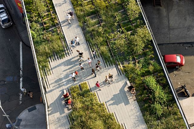 하늘에서 내려다본 하이라인 파크. 사진(이하) Friends of the High Line 제공