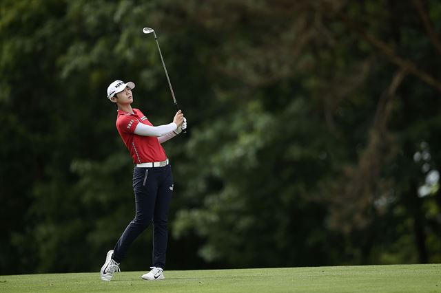 박성현이 LPGA투어 마이어 클래식 마지막 라운드 첫 번째 홀에서 샷을 하고 있다. 그랜드래피즈=AFP 연합뉴스