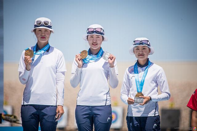 컴파운드 여자대표팀의 최보민, 소채원, 송윤수(왼쪽부터). 세계양궁연맹 홈페이지