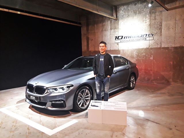 7,500만원에 BMW 520d 딩골핑 에디션을 최종 낙찰 받은 변종민 씨. 사진 조두현 기자