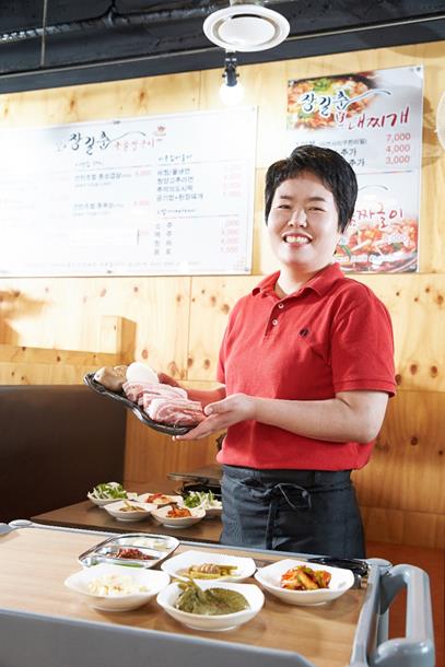 “음식 맛에 제 철학을 담고, 연구도 많이 해서 유명 브랜드로 만드는 게 제 목표예요. 희망가게 창업을 원하는 분이 있다면 제가 겪었던 시행착오를 줄이고, 더 빨리 일어설 수 있도록 돕고 싶어요.”