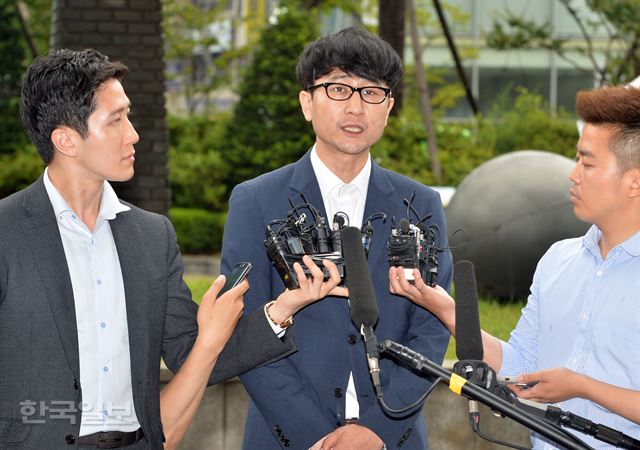 3일 오전 이준서 국민의당 전 최고의원이 문재인 대통령 아들 준용씨의 취업의혹 제보조작과 관련해 조사를 받기 위해 서울 양천구 남부지검으로 들어서고 있다. 신상순 선임기자ssshin@hankookilbo.com