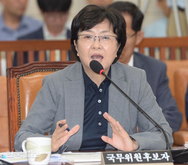 김은경 환경부장관 후보자가 3일 오전 국회에서 열린 인사청문회에서 의원들의 질문에 답하고 있다. 오대근 기자