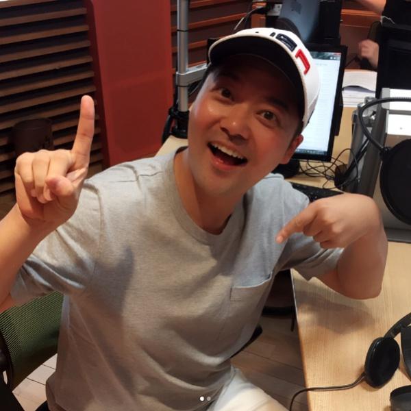 전현무가 5일 '굿모닝FM'을 맡았다. '굿모닝FM' 인스타그램