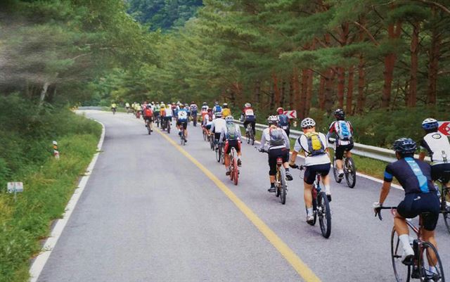 힐 클라임대회의 한 장면. 한국일보 자료사진