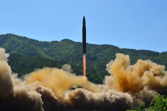 지난 4일 발사된 북한의 대륙간탄도미사일(ICBM)급 '화성-14형'. 연합뉴스