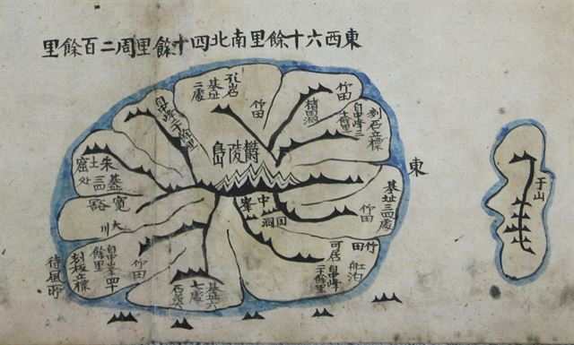 남권희 경북대 교수는 김성수 청주대 교수, 후지모토 유키오 일본 도야마대 명예교수와 함께 일본의 한 소장가가 보유한 대동여지도 필사본을 조사해 전체 22첩 가운데 14첩 1면에서 울릉도 오른쪽에 '우산'(于山)이라고 적힌 작은 섬을 확인했다고 2일 전했다. 사진은 일본에서 발견된 대동여지도 필사본의 독도. 2017.8.2 [남권희 교수 제공=연합뉴스]