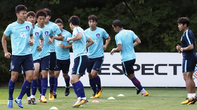 축구 대표팀 선수들이 파주 국가대표트레이닝센터(NFC)에서 훈련하는 모습. 파주=연합뉴스