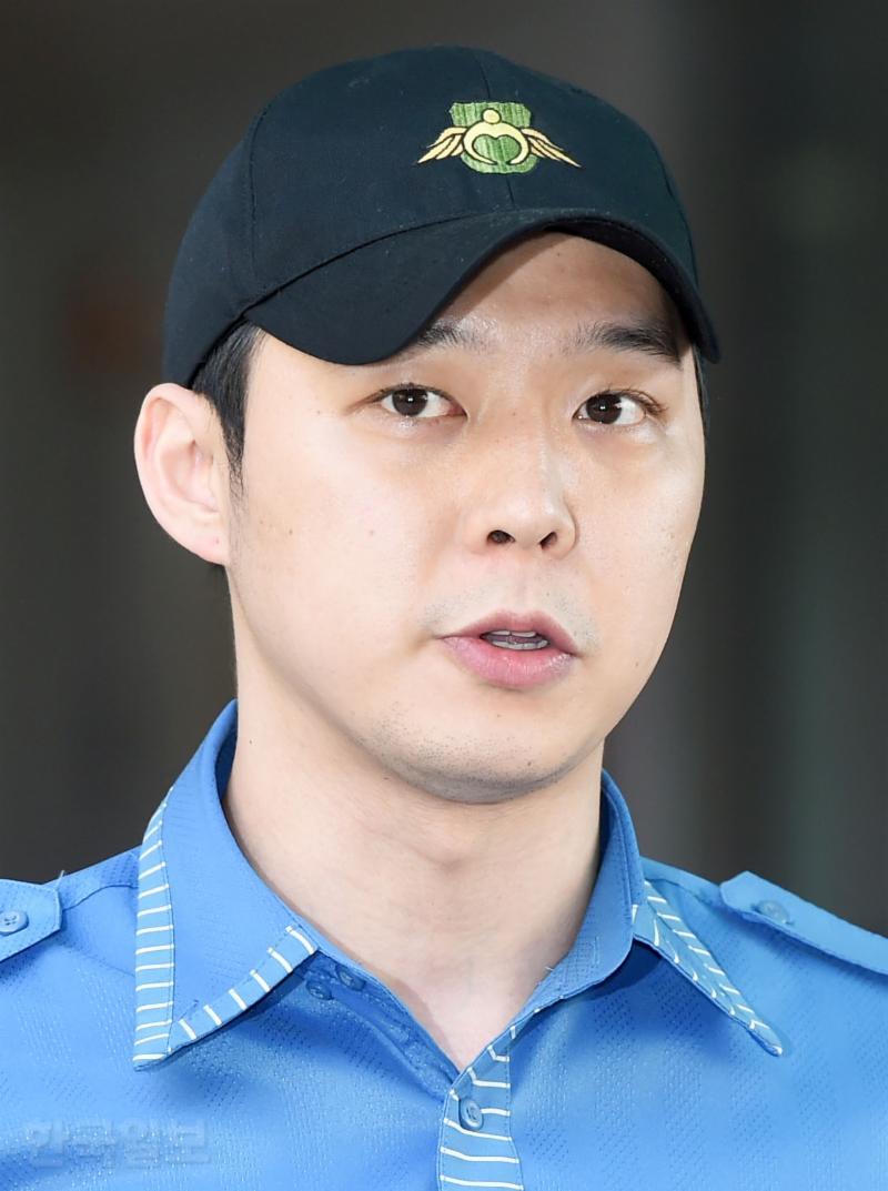 박유천과 황하나 씨의 결혼이 연기 됐다. 한국일보닷컴DB