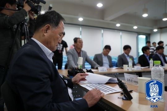 대한축구협회가 조만간 기술위원회를 연다. 거스 히딩크 전 감독의 역할도 논의될 전망이다. 사진은 지난 7월 4일 기술위. 대한축구협회 제공