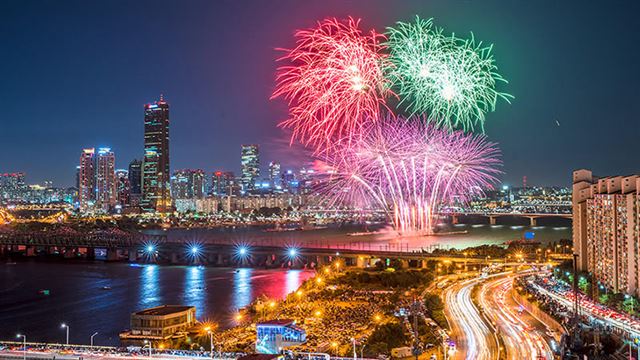 오는 30일 서울 여의도에서 제15회 서울세계불꽃축제가 열린다. 사진=한화 제공