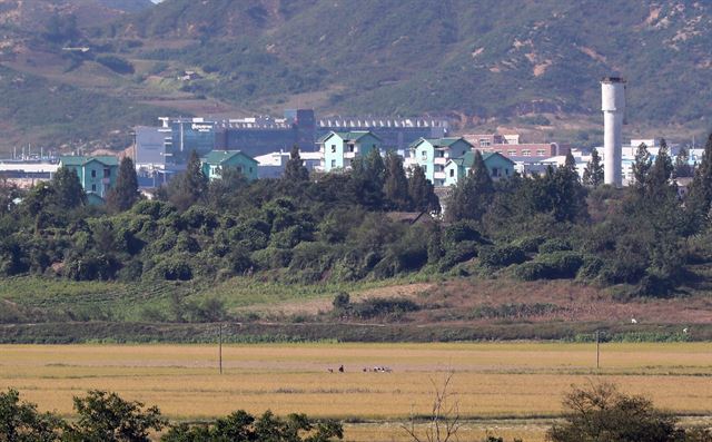 28일 오전 파주 접경지역에서 개성공단 일대가 고요한 모습을 보이고 있다. 파주=연합뉴스