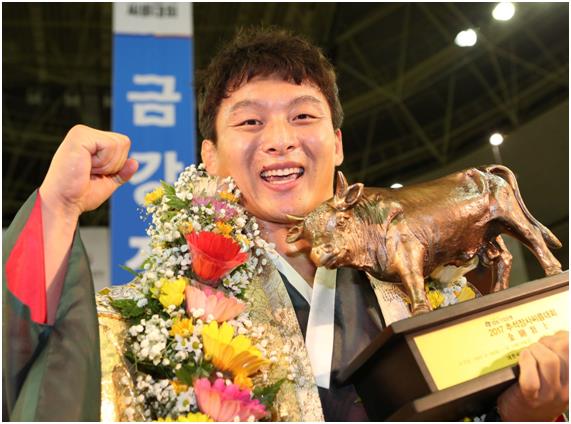 4년 만에 금강장사에 등극한 문형석. 대한씨름협회 제공